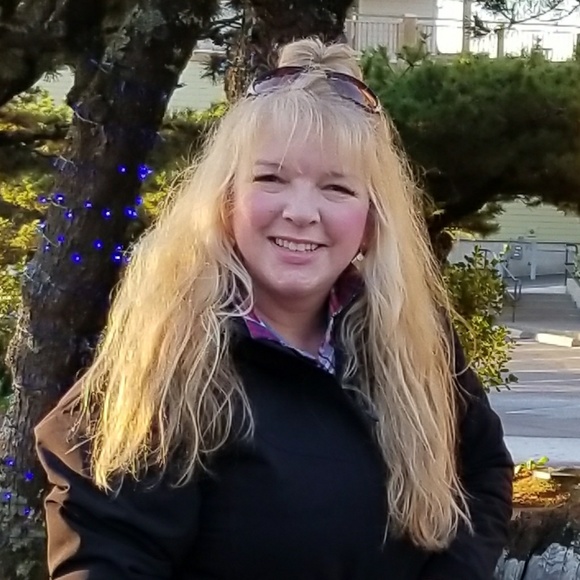 Meet your Posher, Kristal - Picture 1 of 1